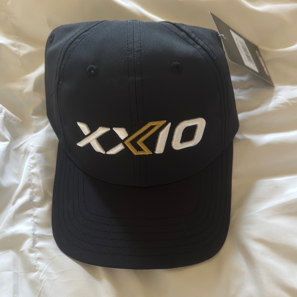 Forever 21 Black and Gold Men's Hat